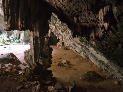 Prayanakhon Cave 005