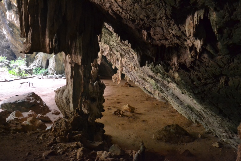 Prayanakhon Cave 005