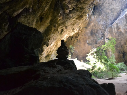 Prayanakhon Cave 008