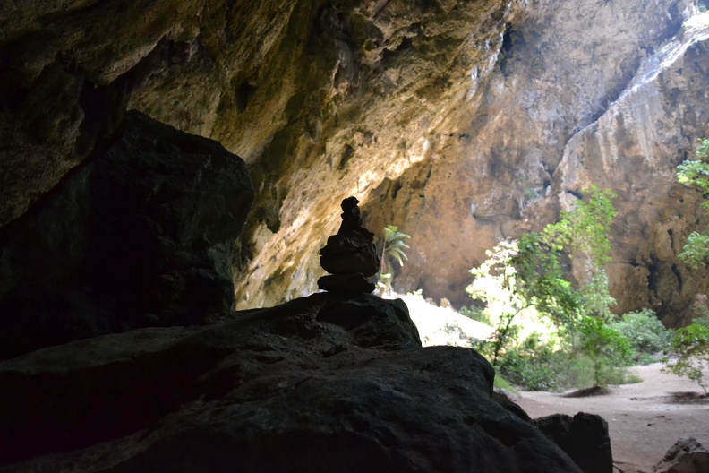Prayanakhon Cave 008