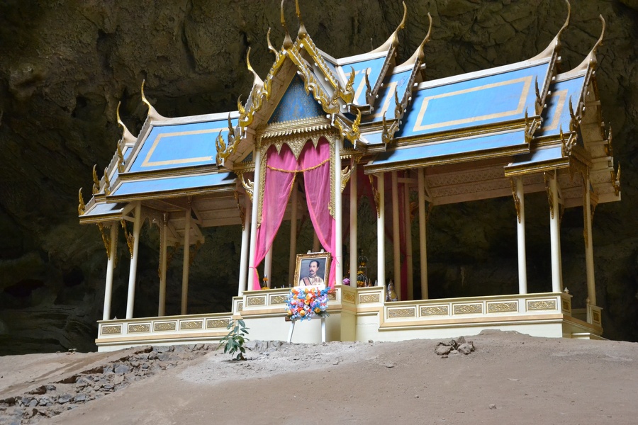 Prayanakhon Cave 011