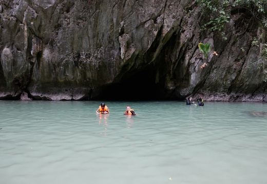 Baden in Lagune Koh Muk