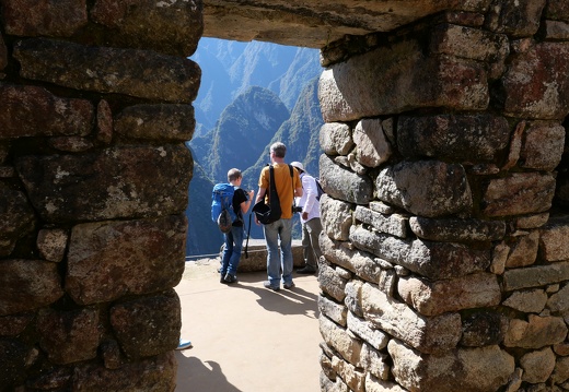 Machu Picchu - Blick durch die Ruine